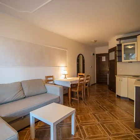 Pionow Rodzinne Apartamenty Urocza 10 Krynica Morska Exterior foto
