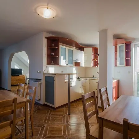 Pionow Rodzinne Apartamenty Urocza 10 Krynica Morska Exterior foto