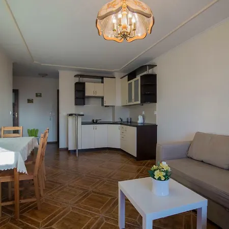 Pionow Rodzinne Apartamenty Urocza 10 Krynica Morska Exterior foto